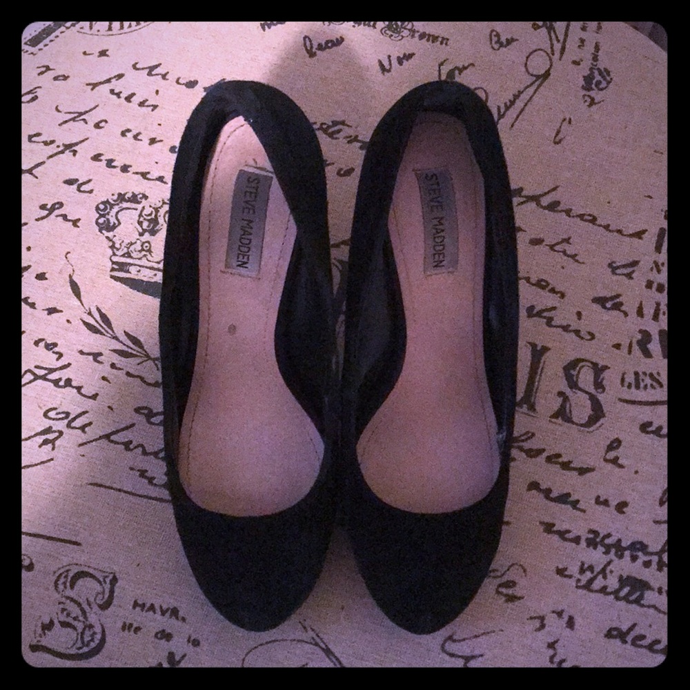 Steve Madden // Black Pumps